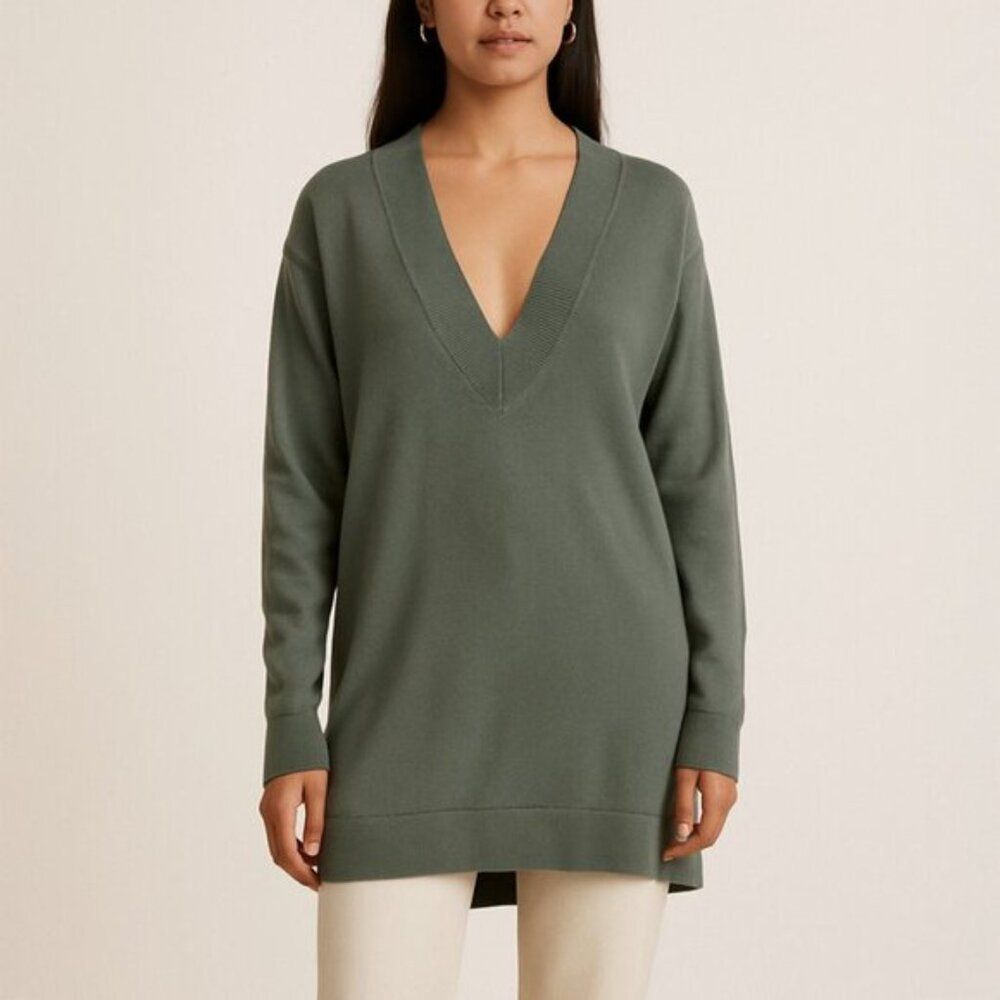 Wilfred Aritzia Devry Olive Green 100% Merino Wool V-Neck Sweater Size XS